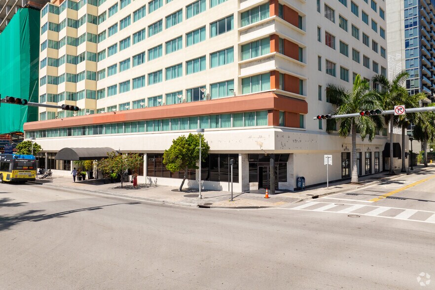 More Photos Of 340 Biscayne Blvd, Miami Hotel For Sale