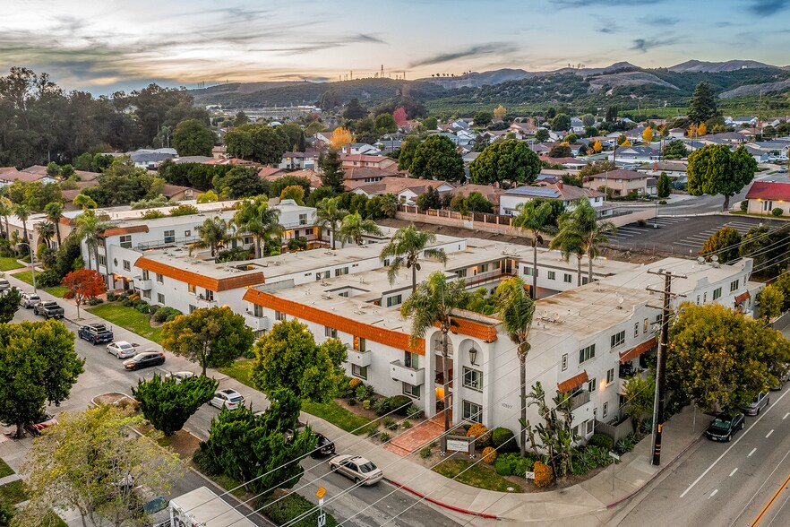 Primary Photo Of 10965-10997 Del Norte St, Ventura Apartments For Sale