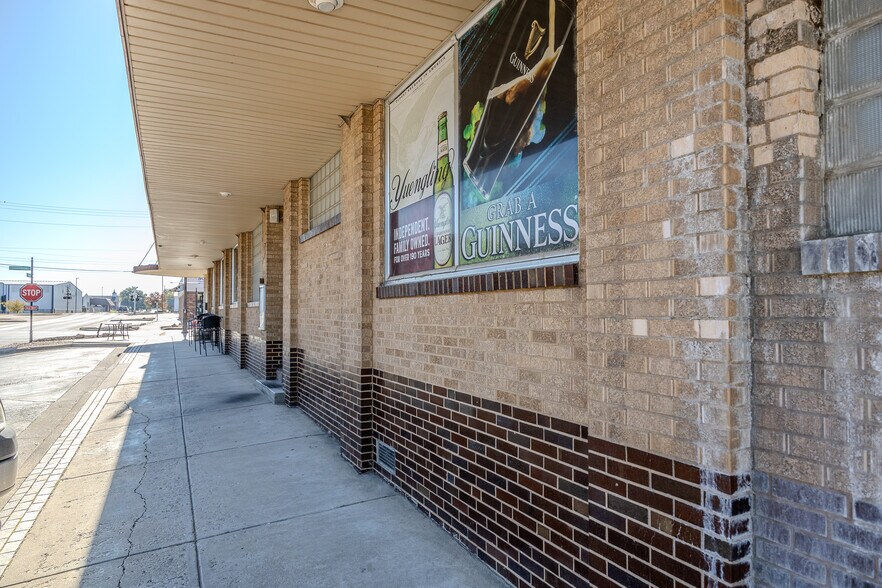 More Photos Of 201 W Commercial St, Lebanon Office For Sale