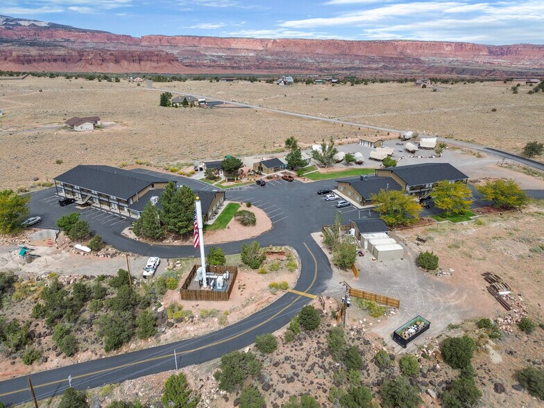 More Photos Of 955 E Utah State Route 24, Torrey Hotel For Sale