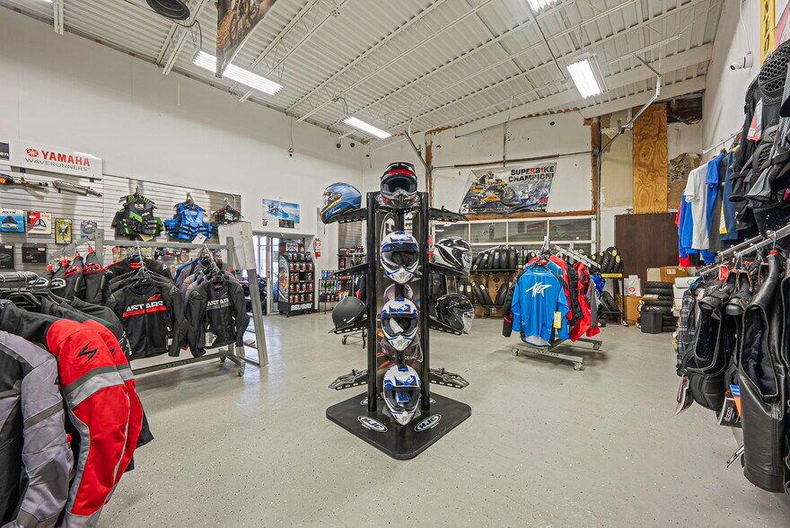 More Photos Of 22202 Jamaica Ave, Queens Village Auto Dealership For Sale