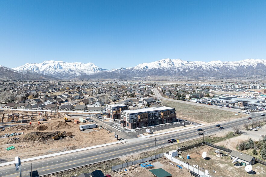 More Photos Of 1922 S Highway 40, Heber City Showroom For Lease