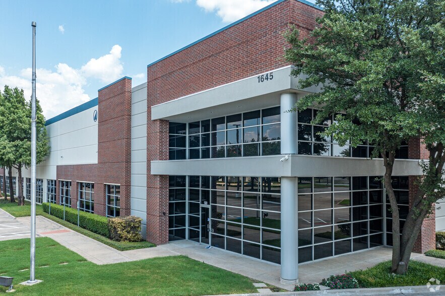 Primary Photo Of 1645 Wallace Dr, Carrollton Warehouse For Lease