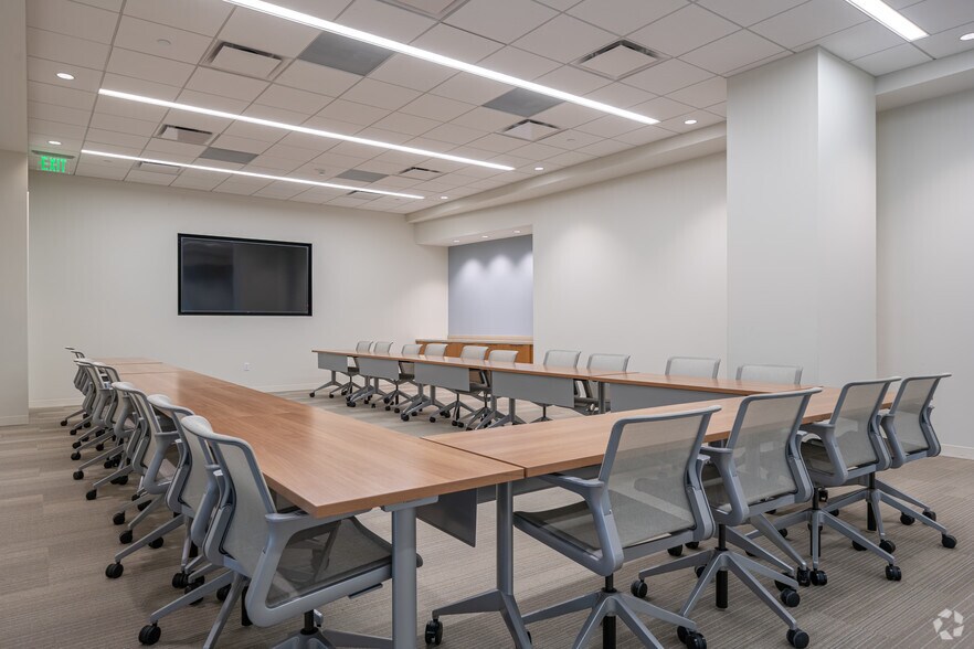 More Photos Of 12140 Wickchester Ln, Houston Office For Lease