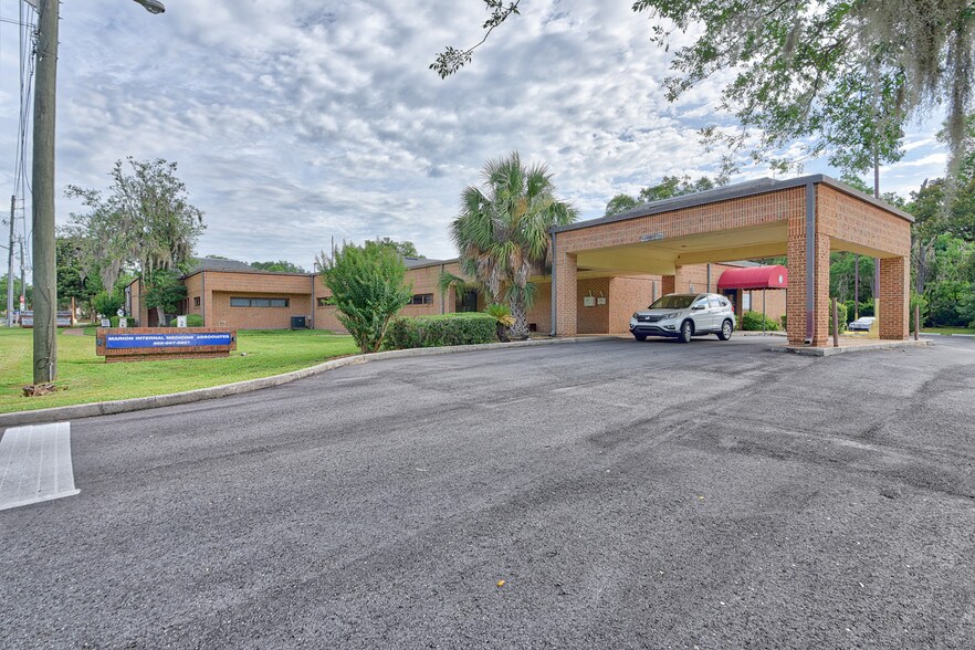 More Photos Of 1805 SE Lake Weir Ave, Ocala Medical For Sale