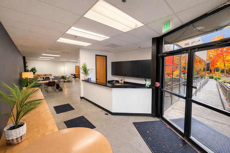 More Photos Of 14935 NE 87th St, Redmond Flex For Lease