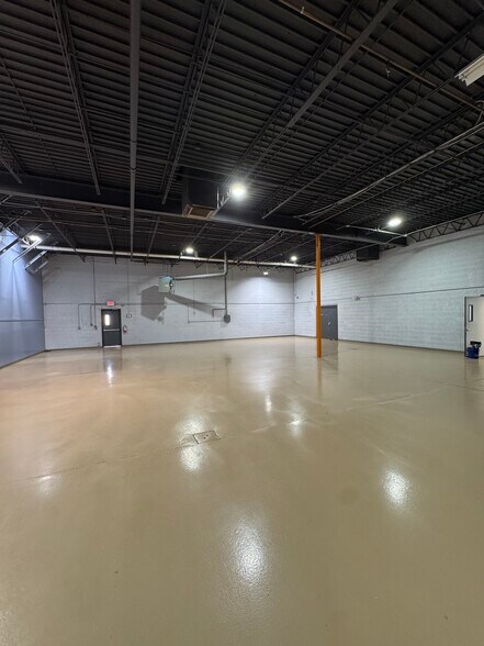 More Photos Of 240 Humphrey St, Englewood Warehouse For Lease