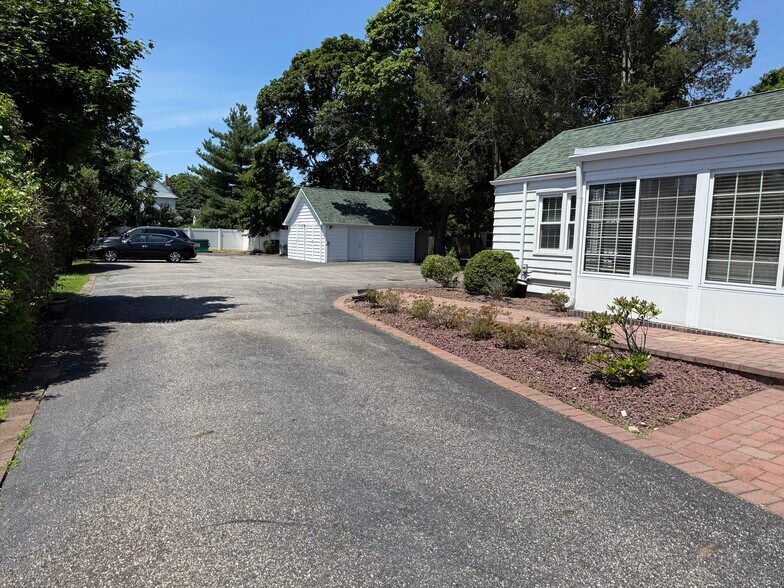 More Photos Of 156 N Ocean Ave, Patchogue Office For Sale