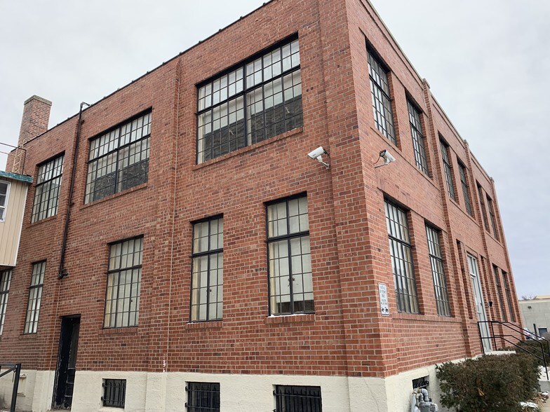 More Photos Of 612 New Hampshire St, Lawrence Office For Lease