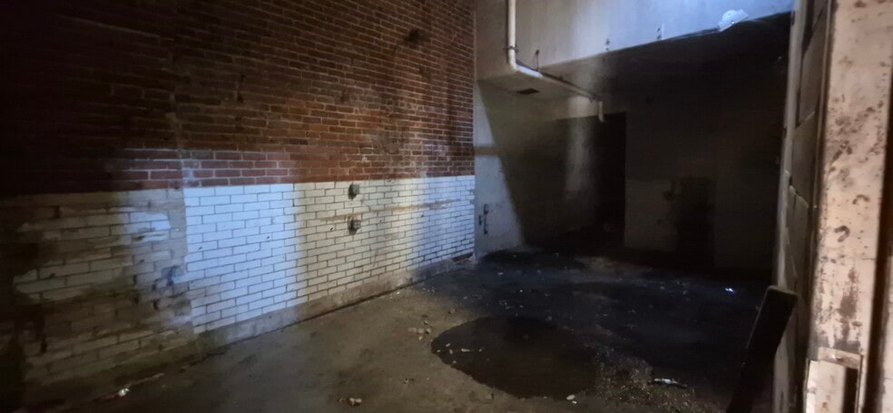 More Photos Of 550 Oliver St, Cincinnati Warehouse For Sale