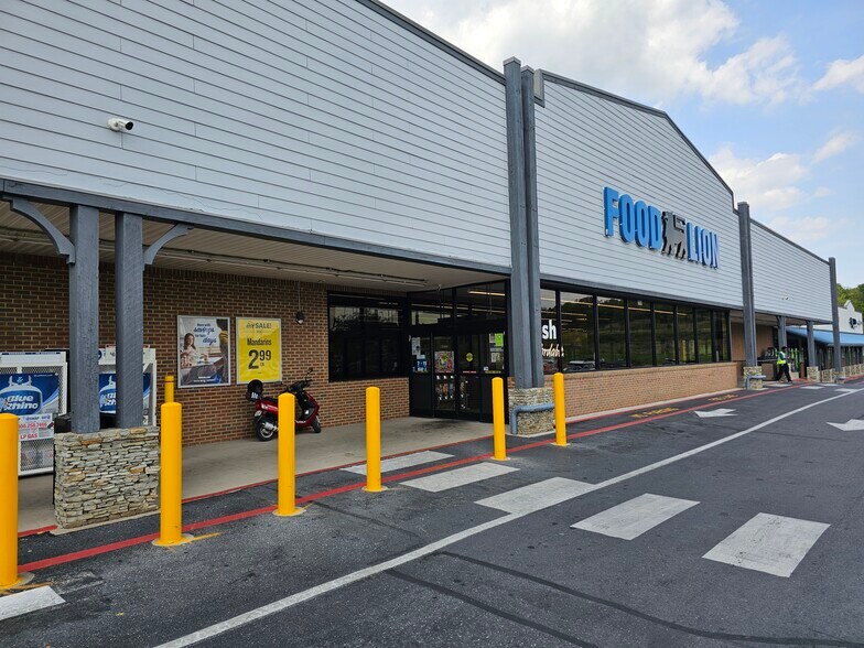 More Photos Of 1721-1765 S High St, Harrisonburg Storefront For Sale