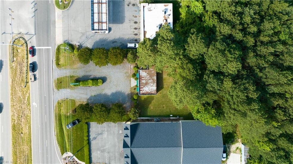 More Photos Of 7002 George Washington Memoria Hwy, Gloucester Office For Sale