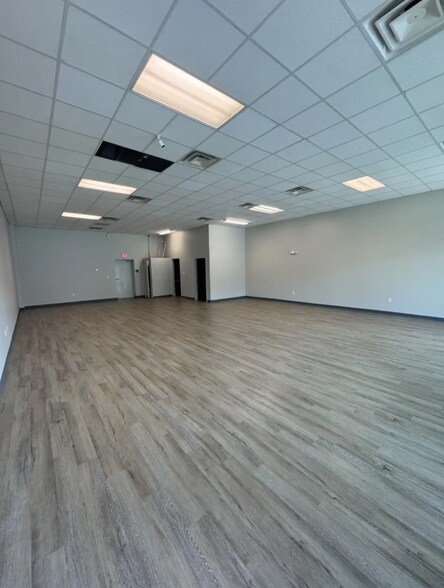 More Photos Of 8621 Airline Hwy, Livonia General Retail For Lease