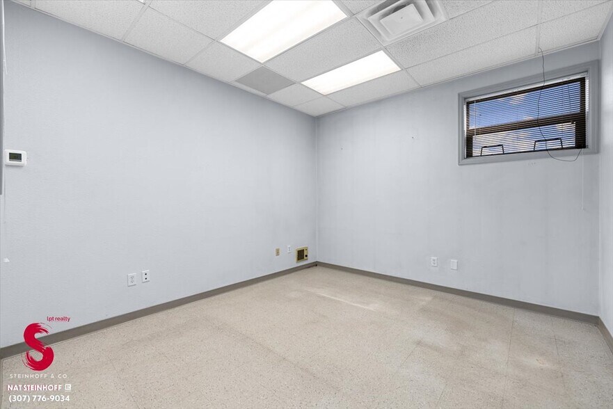 More Photos Of 4113 W Yellowstone Hwy, Casper Flex For Sale