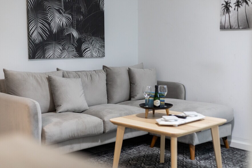 More Photos Of 506 S M St, Lake Worth Beach Apartments For Sale