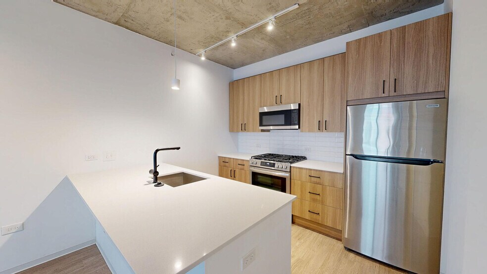 More Photos Of 1717 S Michigan Ave, Chicago Apartments For Lease