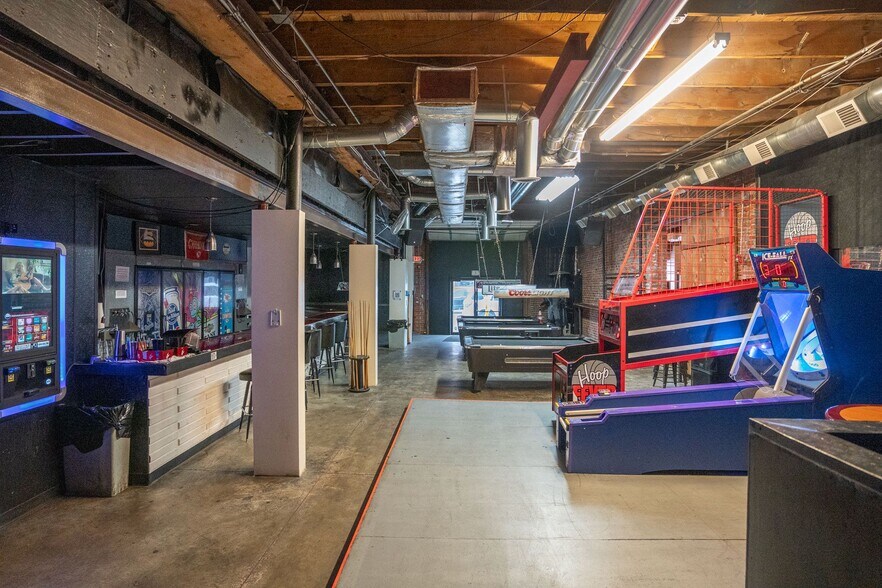 More Photos Of 423 Southwest Blvd, Kansas City General Retail For Sale