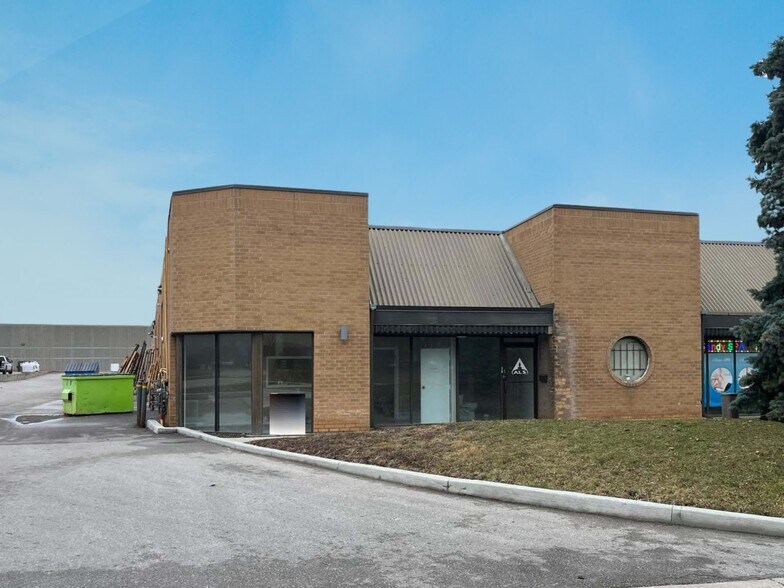 More Photos Of 95 W Beaver Creek Rd, Richmond Hill Light Distribution For Lease