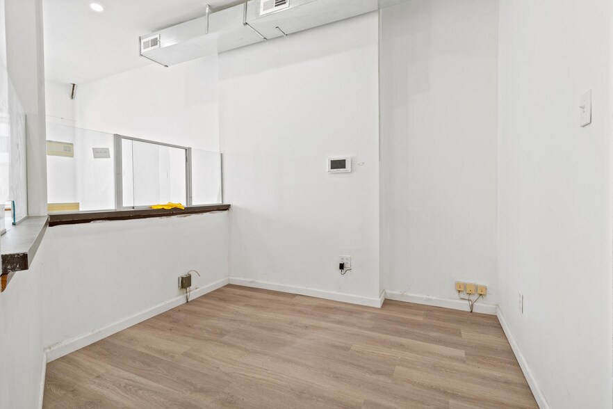 More Photos Of 1602 S Broad St, Philadelphia Office Residential For Sale