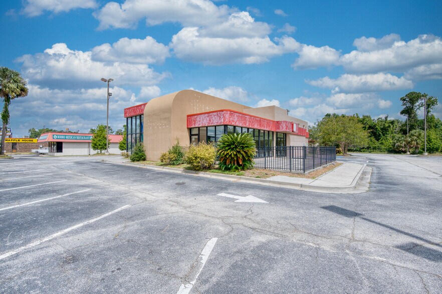 More Photos Of 1197 Lakes Blvd, Lake Park Fast Food For Lease