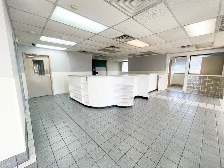 More Photos Of 7902 Slide Rd, Lubbock Veterinarian Kennel For Lease