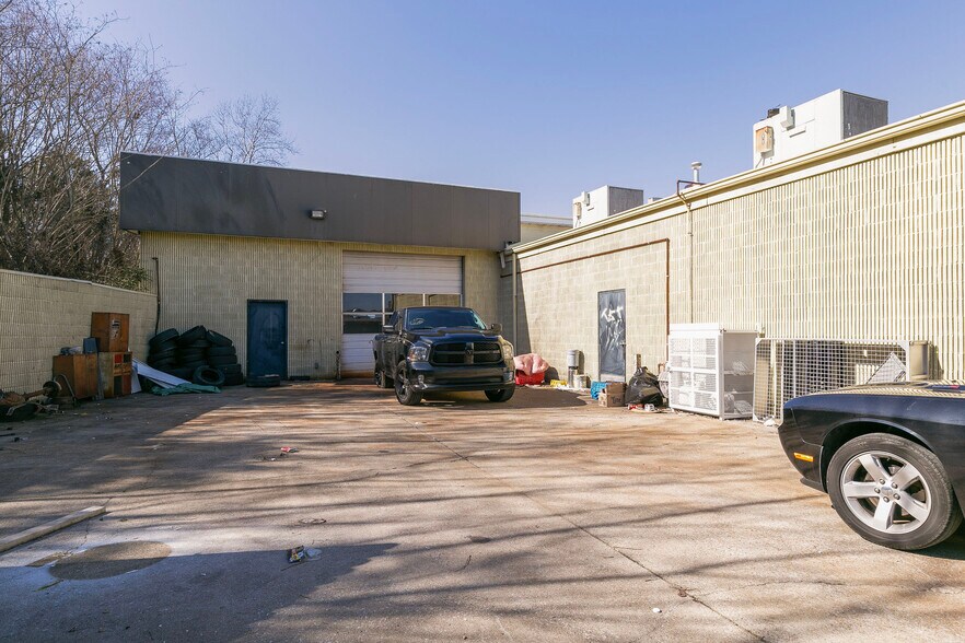 More Photos Of 508 Henslee Dr, Dickson Service Station For Sale