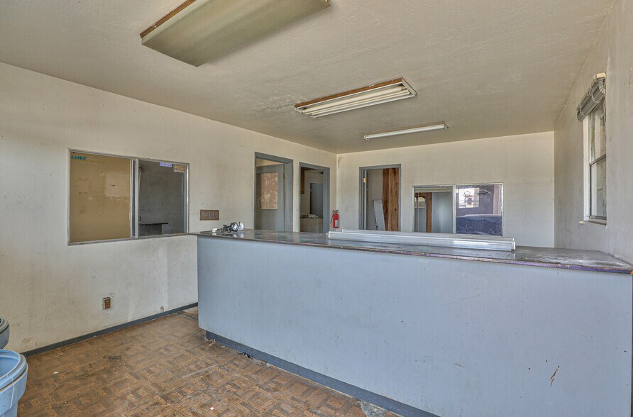 More Photos Of 50 Chamberlain St, Salinas Warehouse For Sale
