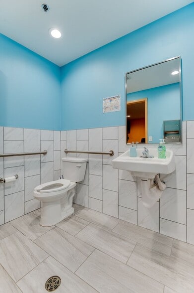 More Photos Of 11979 Cr-11, Burnsville Office For Sale