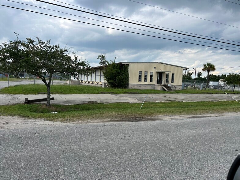 More Photos Of 425 Telfair Rd, Savannah Truck Terminal For Lease