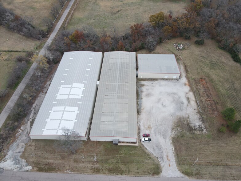 More Photos Of 20075 Malone Rd, Tecumseh Warehouse For Sale