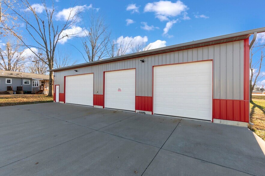 More Photos Of 1512 Old St Marys Rd, Perryville Flex For Sale