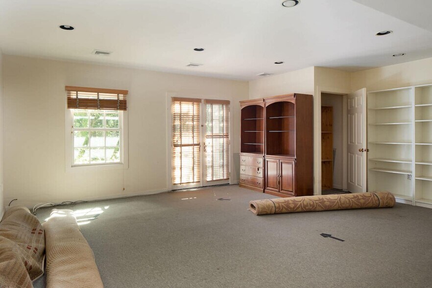 More Photos Of 403 Ashley Falls Rd, Canaan Freestanding For Sale