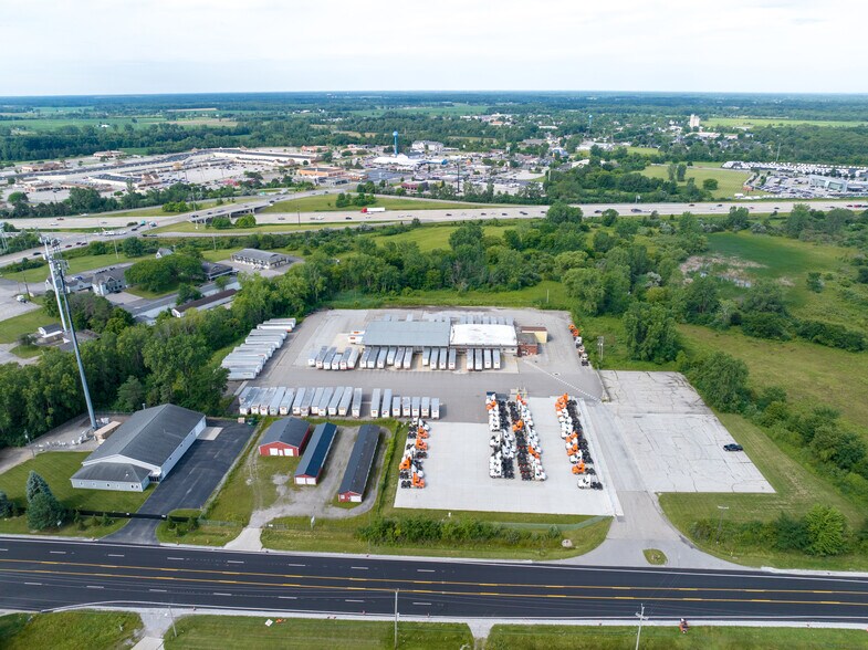 More Photos Of 11740 Dixie Hwy, Birch Run Truck Terminal For Lease