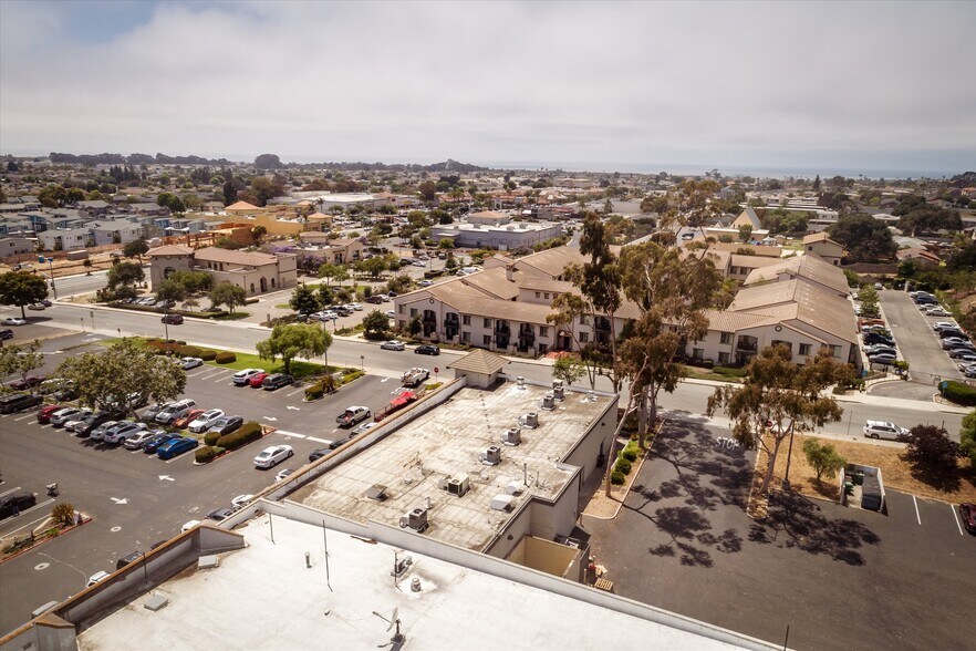 More Photos Of 1404-1460 E Grand Ave, Arroyo Grande Storefront For Sale
