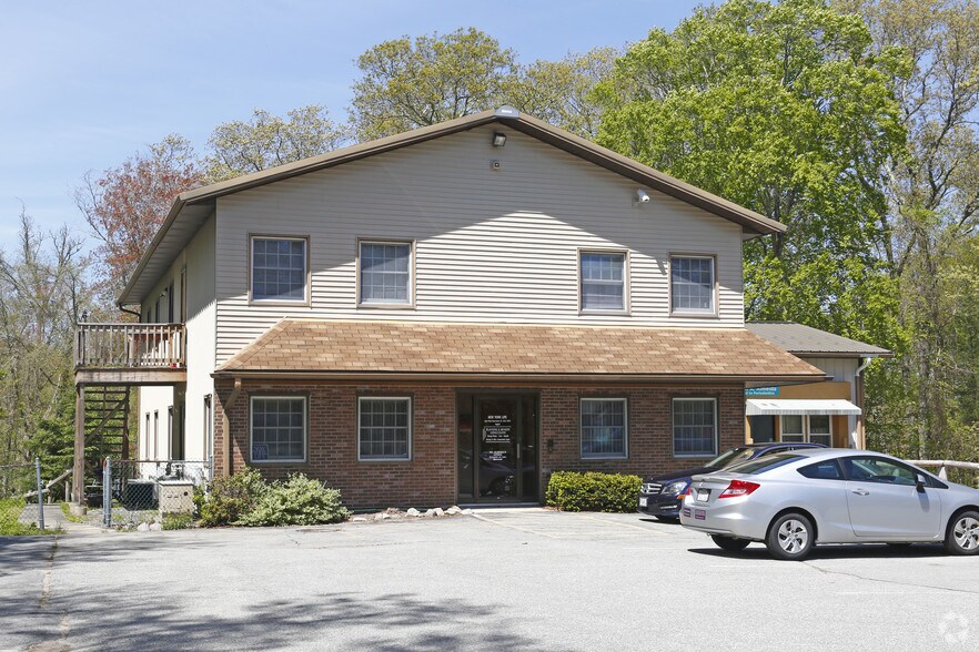 More Photos Of 946-948 American Legion Hwy, Westport Medical For Lease