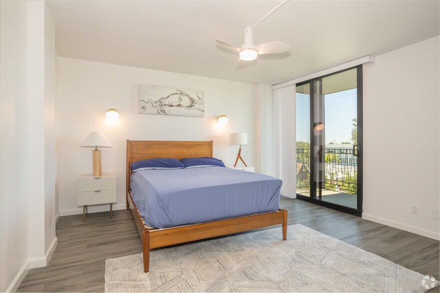 More Photos Of 2701 Capitol Ave, Sacramento Apartments For Lease