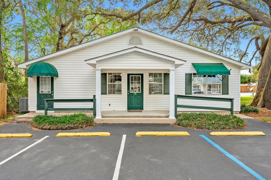 Primary Photo Of 12440 Magnolia Ave, Magnolia Springs Office For Lease