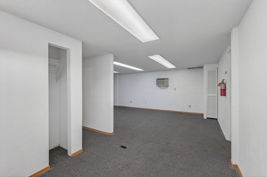 More Photos Of 5201 Lakeland Ave N, Minneapolis Industrial For Sale