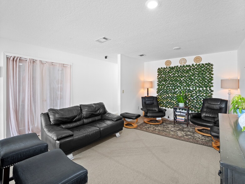 More Photos Of 1051-1079 Cheney Hwy, Titusville Business Park For Sale