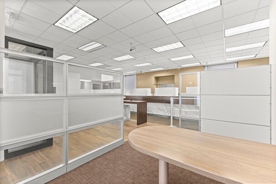 More Photos Of 23700 Goddard Rd, Taylor Bank For Lease