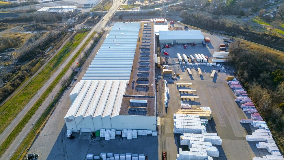 More Photos Of 9215 Riverview Dr, Saint Louis Manufacturing For Lease