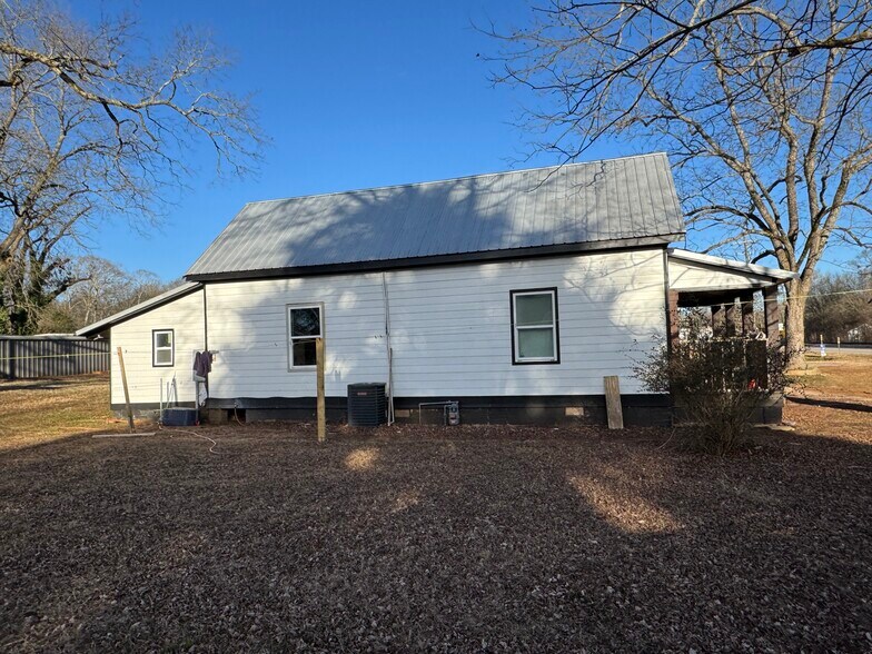More Photos Of 8665 Maysville Rd, Maysville Self Storage For Sale