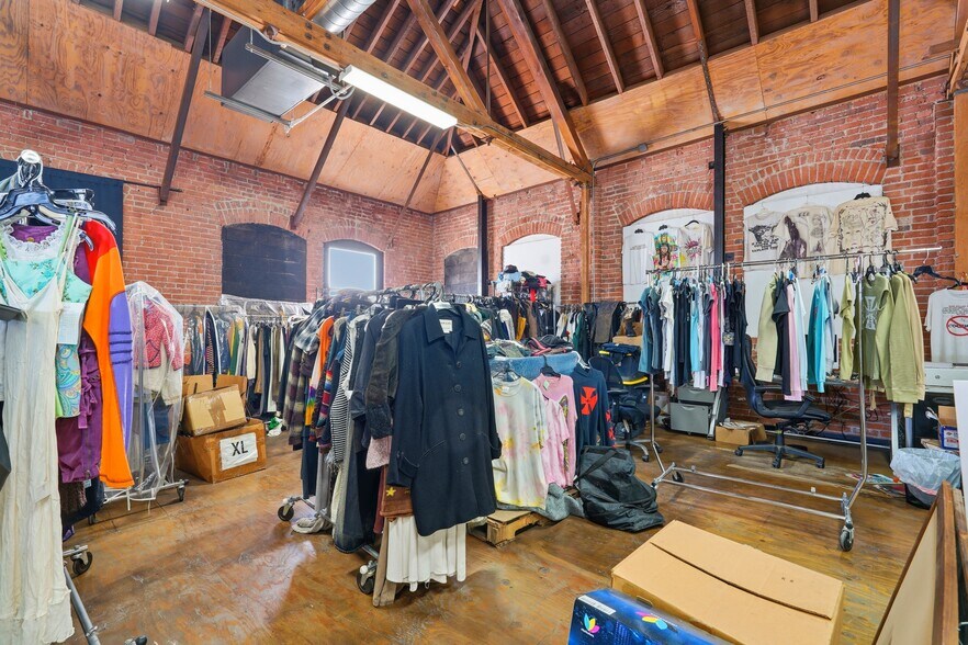 More Photos Of 714 Ducommun St, Los Angeles Manufacturing For Lease