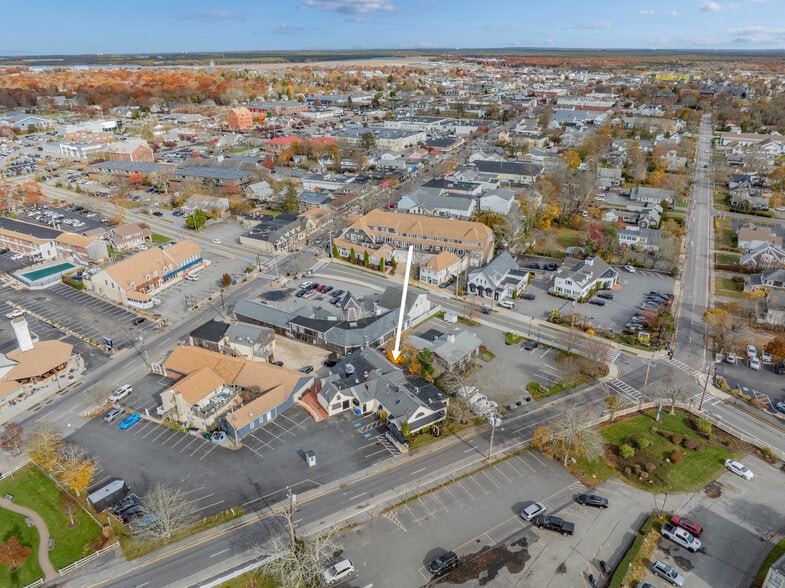 More Photos Of 488 South St, Hyannis Restaurant For Sale