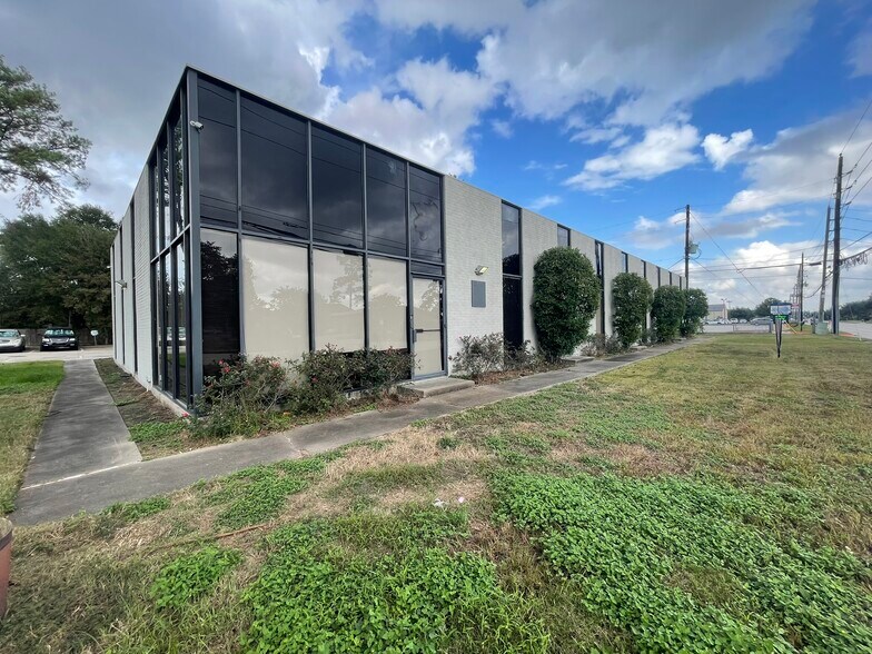 More Photos Of 10480 Grant Rd, Houston Loft Creative Space For Lease