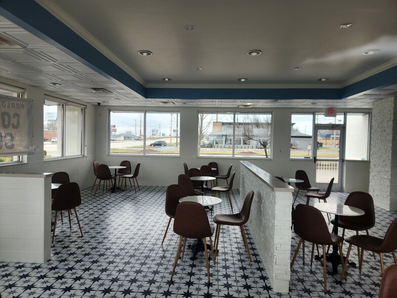 More Photos Of 133 Three Springs Rd, Bowling Green Restaurant For Sale