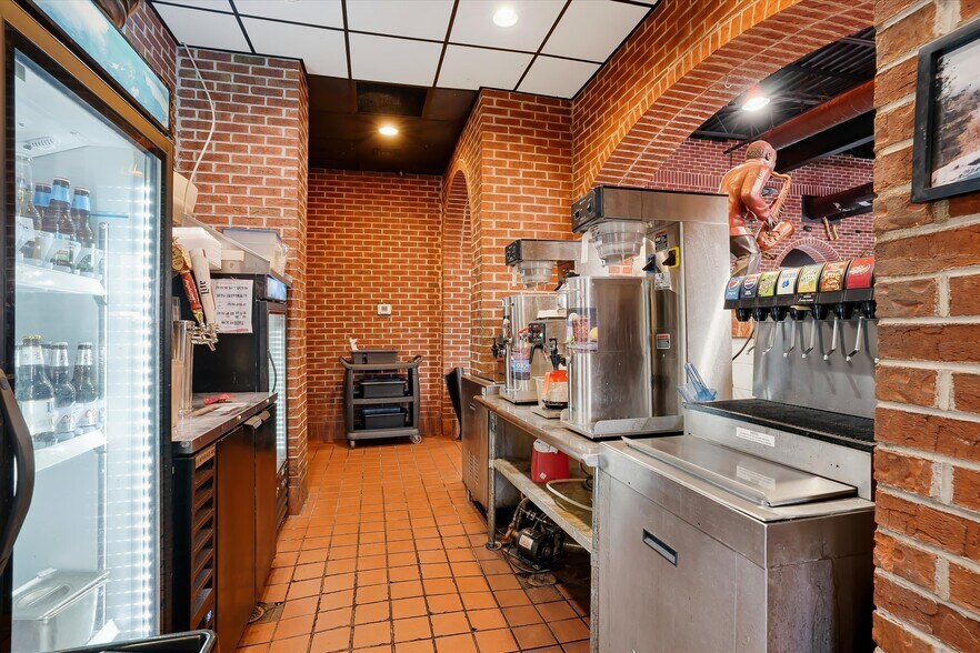 More Photos Of 3584 Parkway, Pigeon Forge Restaurant For Lease