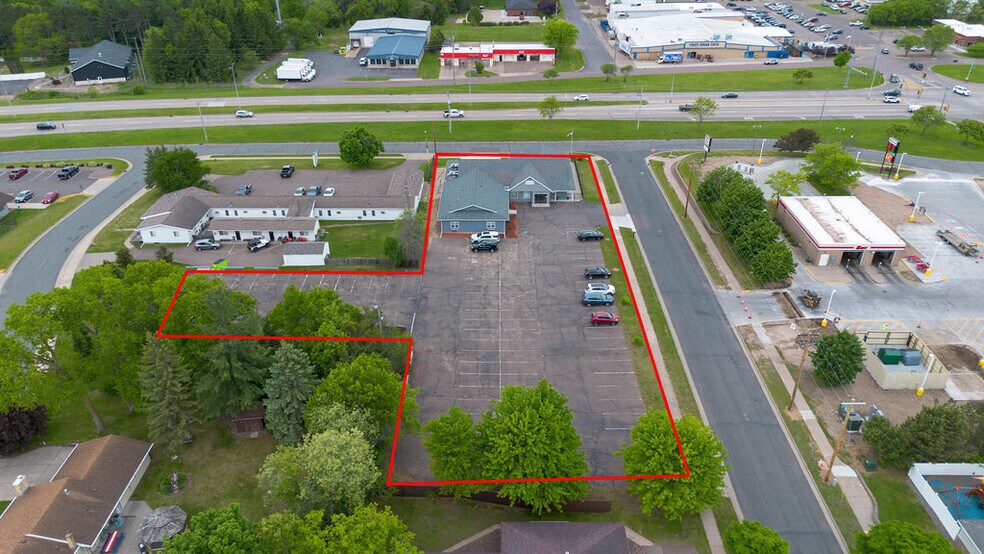 More Photos Of 2235 N Clairemont Ave, Eau Claire Freestanding For Sale