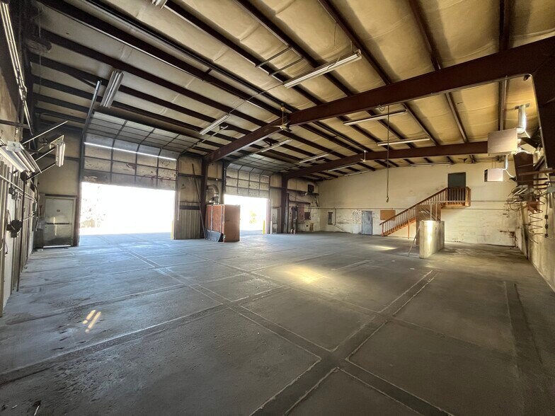 More Photos Of 3434 E 43rd Ave, Denver Service For Lease