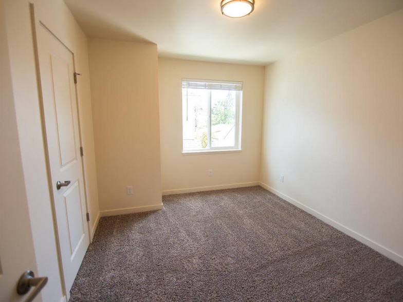 More Photos Of 1638 S St, Springfield Apartments For Sale